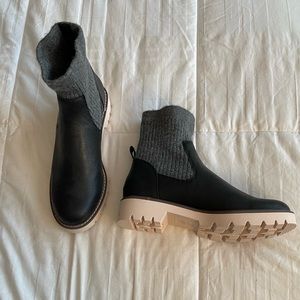 EUC Dolce Vita Black and Grey Chelsea Boots